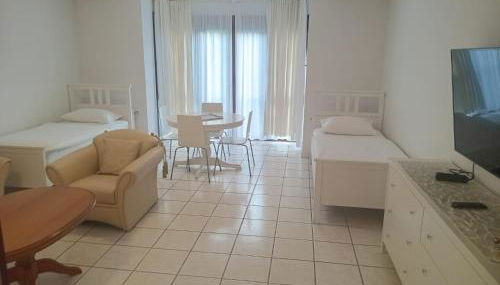 Wohnung im Herzen der Altstadt 1 Schlafzimmer 1 Wohnzimmer Balkon - Foto 5