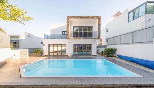 GuestReady - Charming family retreat with pool - Foto 3