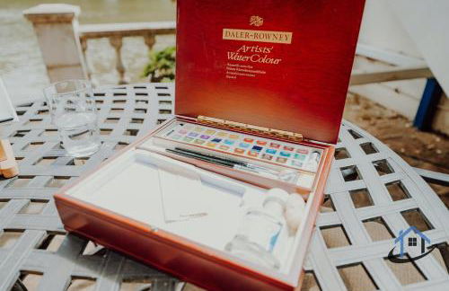 Unique Boathouse, detached free parking x4 cars - Foto 24