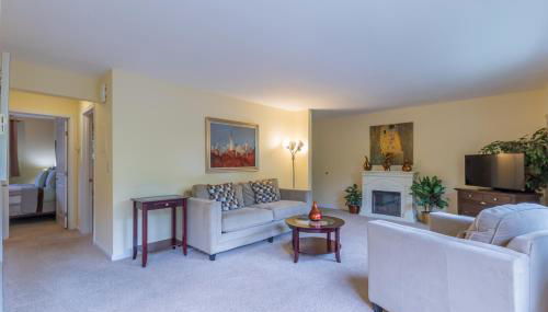 the Juliet, Best Area, 2 Bedrooms, WD, Jacuzzi Bath, New Carpet, 825sf - Foto 3