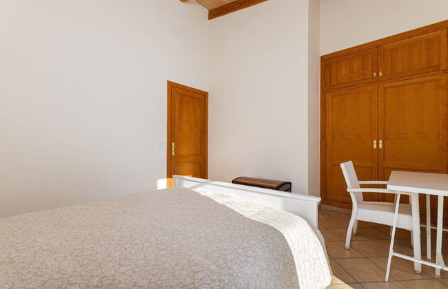 Charming Villa With Private Pool - Photo 8