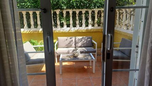 Adosado/casa con terraza y buhardilla. Playa El Perelló - Foto 4