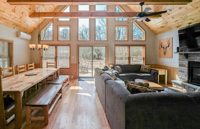 Bluejay Getaway by Avantstay Walk to Lake 7bdr Hot Tub Pool Table - Foto 5