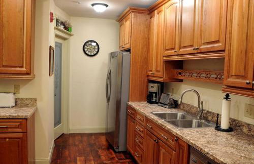 Spacious Cottage Rental with Creek Views near Harrisburg and Hershey, Pennsylvania - Foto 6