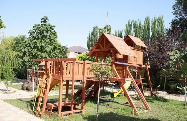 Cross Apartments and Tours - Photo 45