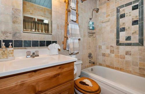 Bear Country Retreat, Fawnskin Near the Lake - Foto 26