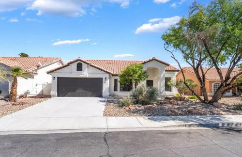 Luxury Vegas Escape,Pool, Playroom & Mtn Views - Foto 40