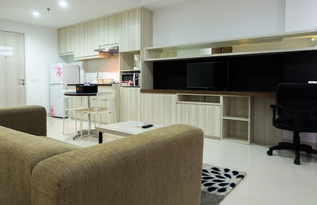 Studio Room Azalea Suites Apartment - Photo 23