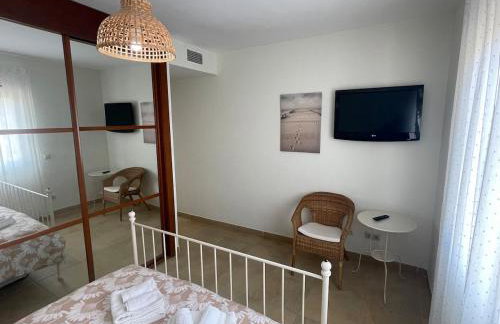 Apartamento con piscina y terraza muy cerca de la playa - Foto 31