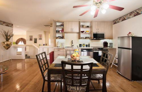 home suite in perfect location - Foto 26