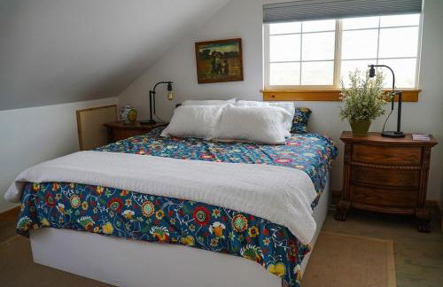 Wildland Gardens Farm House w Private Hot tub - Photo 20