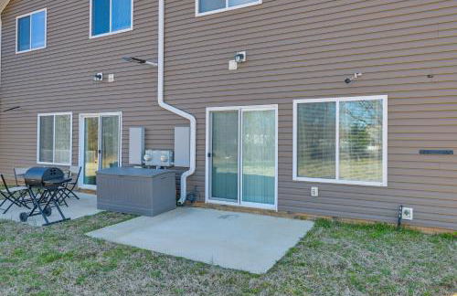 Stay and Play Spacious Concord Townhome Near Uptown - Foto 24