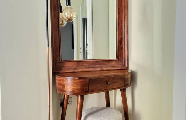 Spacious & Renovated 1-bed Garden Flat in London - Photo 25