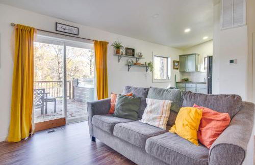 Deck and Boat Dock Lakefront Cabin in Eucha! - Foto 9