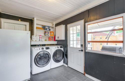 4 Mi to Liberty U Huge Home with Yard and Hot Tub - Foto 23