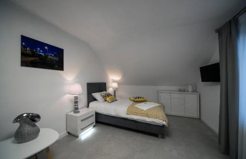 KP Claudia - Foto 27