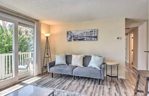 Inviting Charlotte Getaway - Half Mile to UNC! - Foto 4