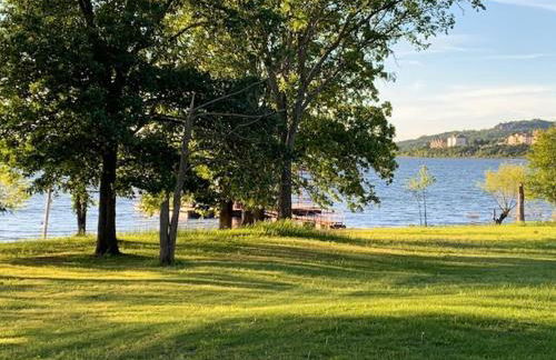 Lake Front King Suite: Full Kitchen-Lakefront Deck- Shared Hot Tub - Foto 44