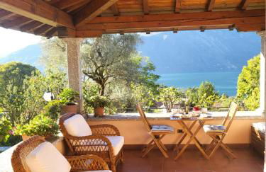 Casa Intignano - Camera con bagno e portico vista lago - Foto 1