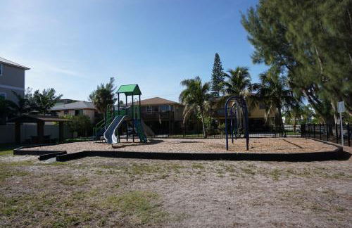 Anna Maria Island Tree House - Photo 28