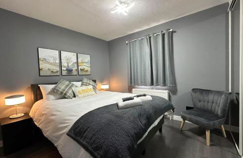 Two bedroom flat in Edinburgh city center with free parking - Foto 1