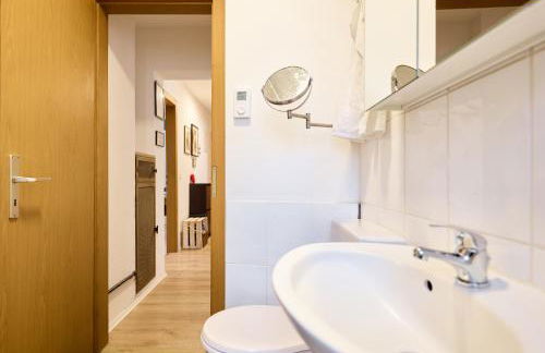 Praktisch&Zentral für Gruppen und Firmen-3 Schlafzimmer- 6 Personen-Parkplatz-Balkon-Stadtmitte-schnelles WLAN - Foto 26