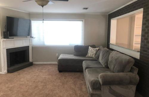 Luxury Midtown Home - Only a few blocks from FGH - Foto 45