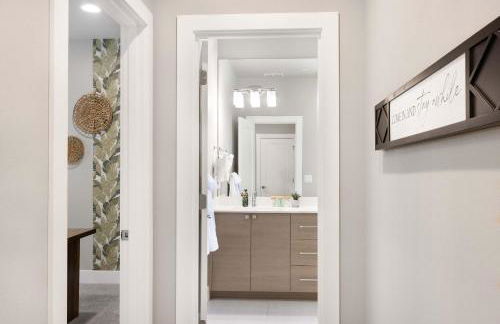 Modern Kirkland 4BR Family Oasis Kids Paradise - Photo 35