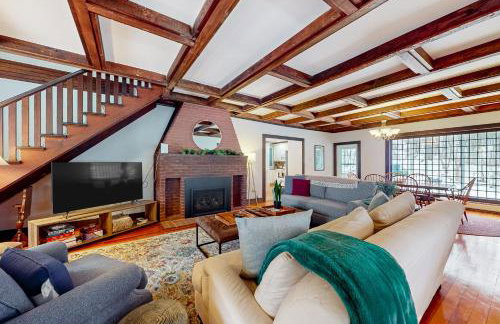 The Cave Inn - Photo 9