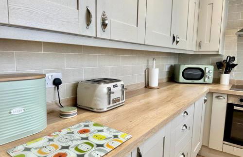 Pembroke Dock Hidden Gem - Pass the Keys - Photo 8