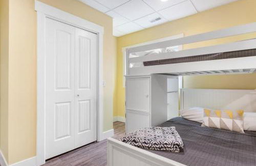 Sunset Haven with Hot Tub Lake Michigan Views Family Friendly - Foto 38