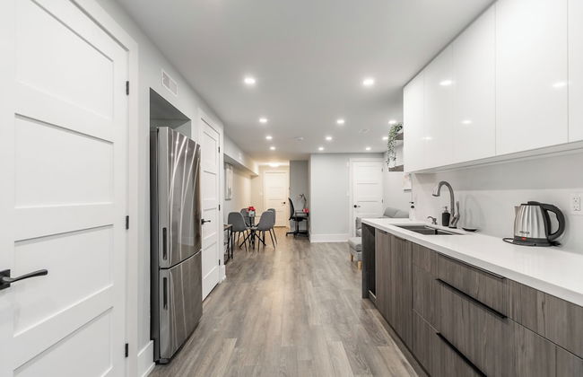 GLOBALSTAY Modern Basement In DT Toronto - Photo 6