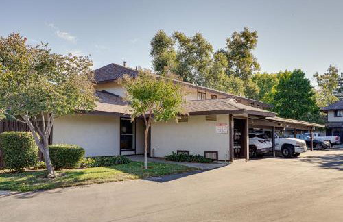 Lovely Concord Townhome Retreat with Community Pool! - Foto 25