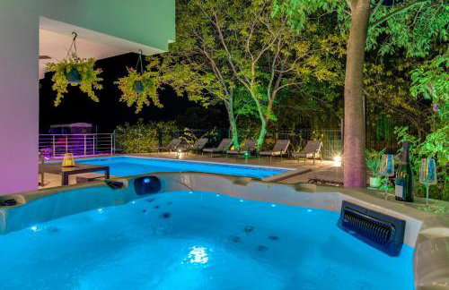 Villa Zara with 32 sqm heated Pool, Jacuzzi, Billiard, Tennis table, 8pax - Photo 39