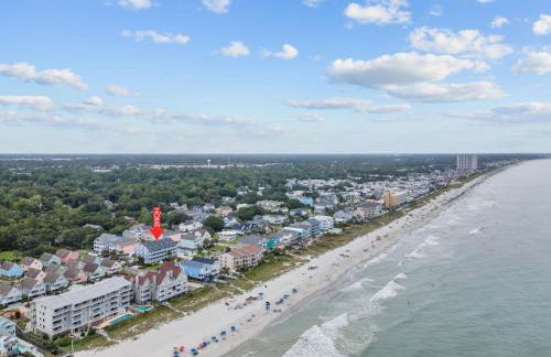 Newly Renovated Condo with Beach access steps away - Foto 47