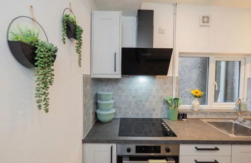 Modern house, sleeps up to 9 - Photo 16