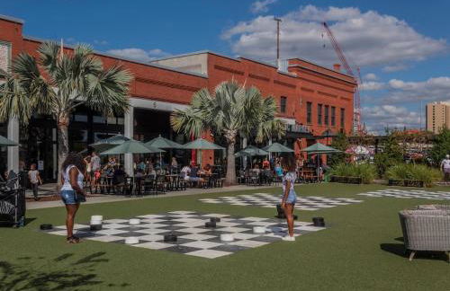 4 Bedroom 3 Full Bath Boho Oasis Saltwater Pool Near Downtown, North of Hyde Park Sleeps 12 Pets OK - Foto 35