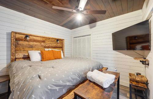 Rural Outdoor Oasis! Edgemont Cabin with Fire Pit - Foto 11