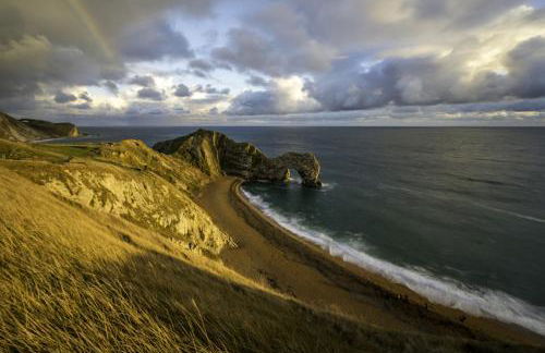 Stylish 1-bed Cottage Escape in Piddlehinton - Photo 29