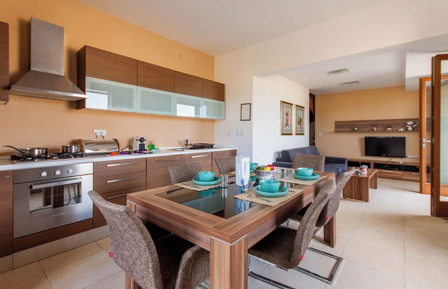 Harbour Views Gozitan Villa + Shared Pool - Foto 8