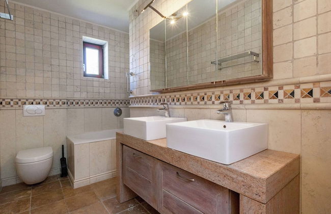 Villa Stay With Pool & Sauna - Foto 28