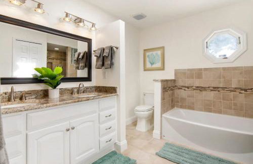 Beach Getaway - Private Heated Pool & 2 King Beds - Foto 5