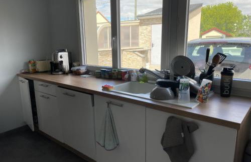 Gîte confortable avec piscine, parking et Wi-Fi à La Suze-sur-Sarthe - FR-1-410-399 - Photo 6