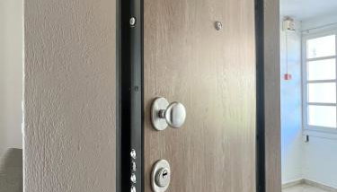 Grey Studio House - Photo 2