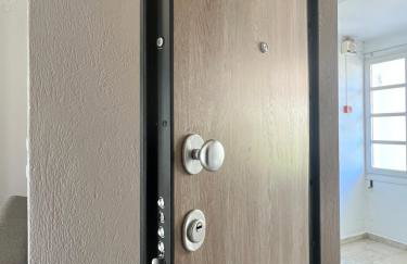Grey Studio House - Photo 2