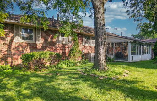 Sideline Sanctuary: Cozy Nights, Game Day Lights - Foto 51