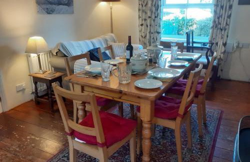 Cottage On The Square - Photo 5