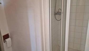 Bright well located studio flat - Photo 4