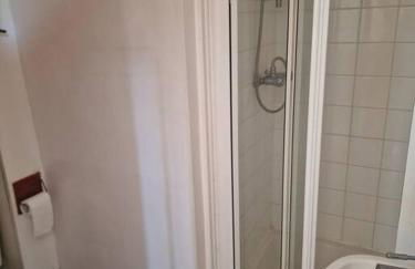 Bright well located studio flat - Photo 4