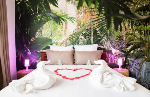 SECRET SUITE "Jungle" - Jacuzzi privatif - Gare RER C - Proche Paris - Foto 11